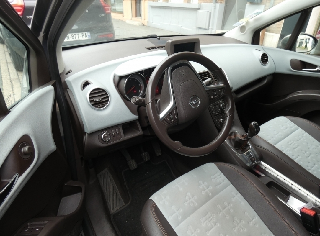 Opel Meriva — 10